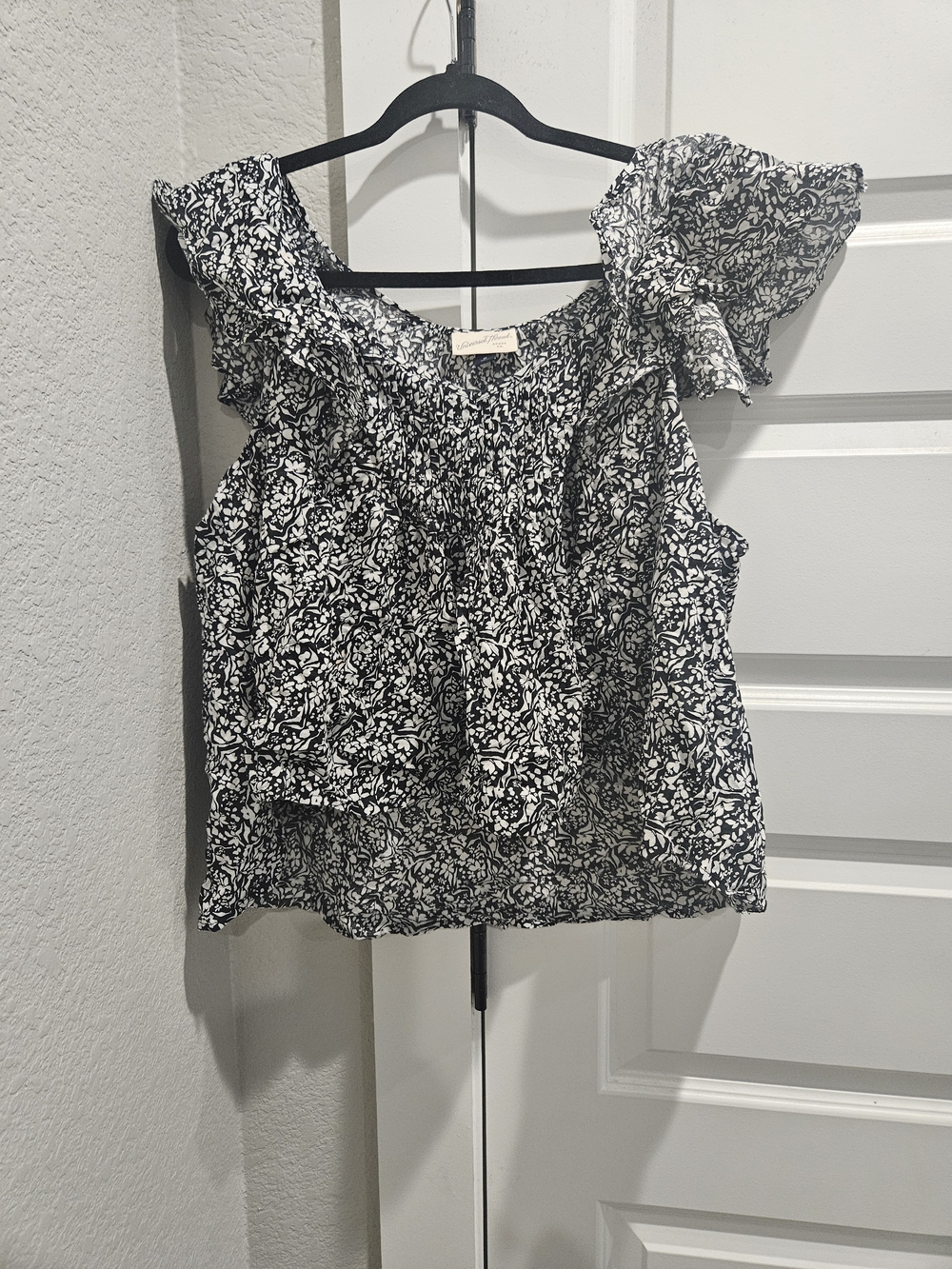 Universal Thread Black & White Floral Smocked Ruffle Camisole